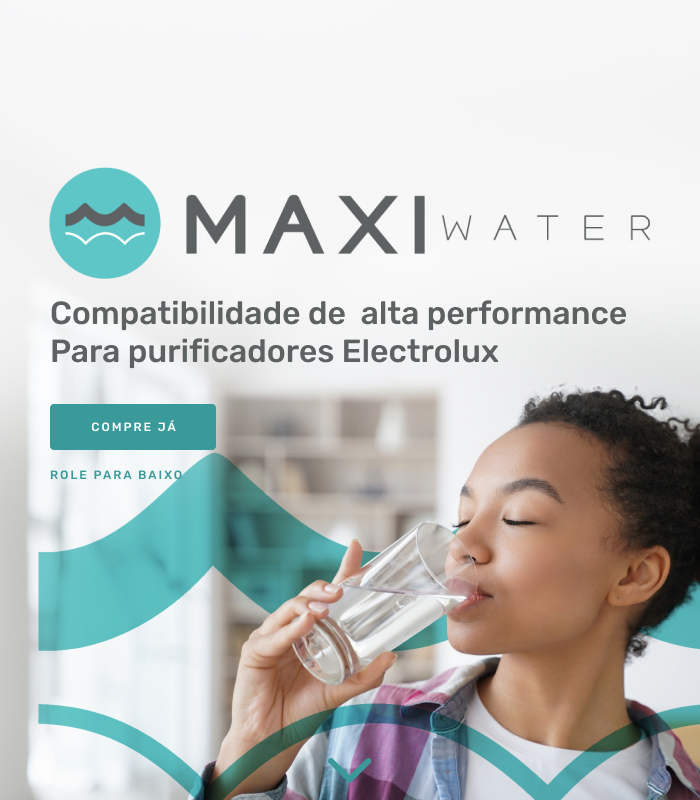 Mulher segurando um copo de água filtrada com o texto: ÁGUA ALCALINA DE VERDADE Equilíbrio de dentro para fora